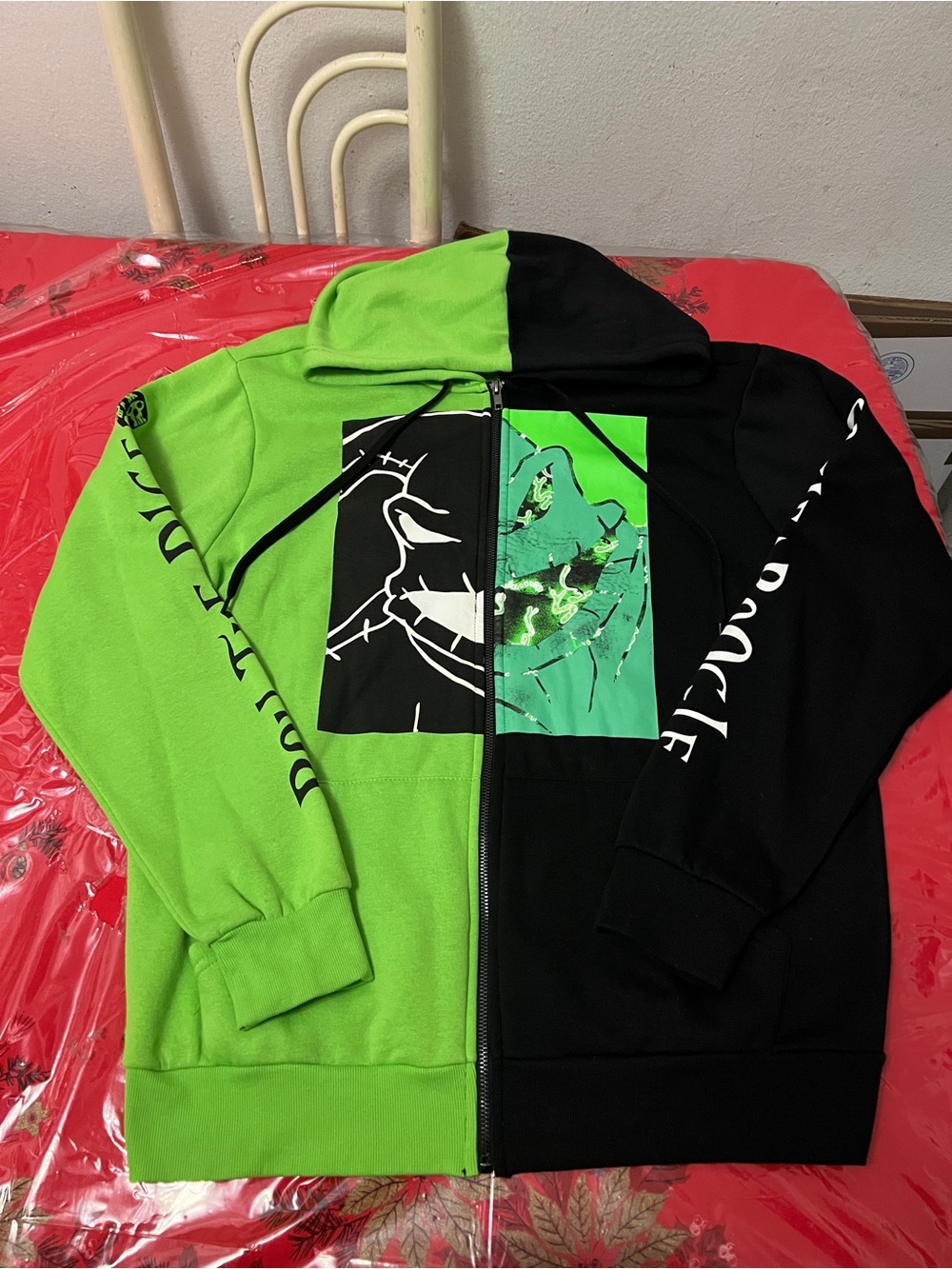 Disney’s The Nightmare Before Christmas Oogie Boogie Full Zip Hoodie Mens Size M